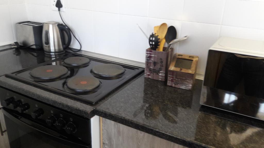 Self-Catering Studio, Unit 6 On Krupp 빈트후크 외부 사진