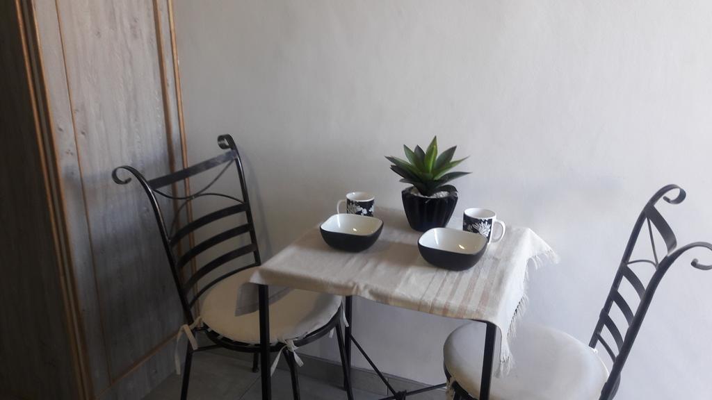 Self-Catering Studio, Unit 6 On Krupp 빈트후크 외부 사진