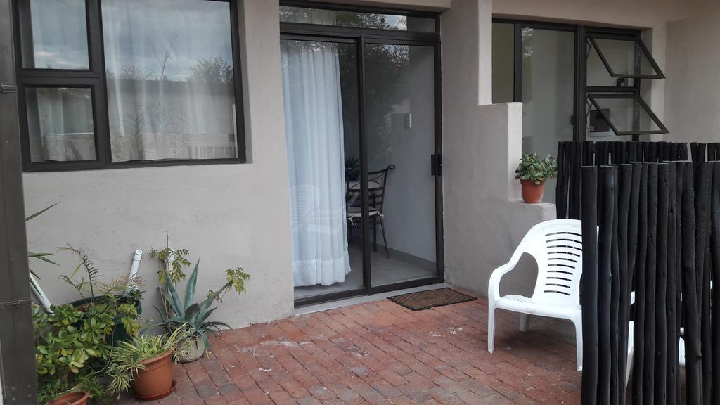 Self-Catering Studio, Unit 6 On Krupp 빈트후크 외부 사진
